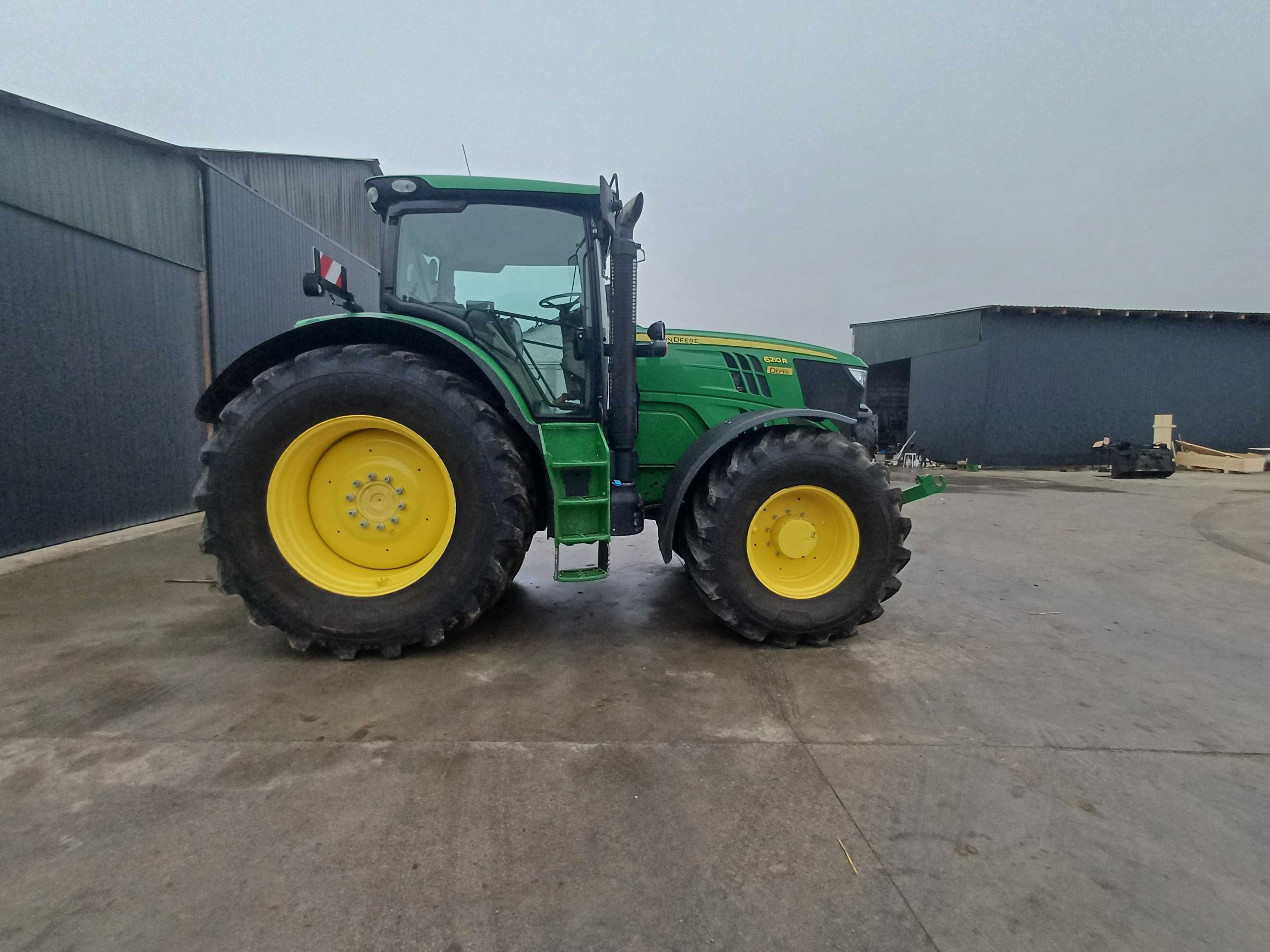 John Deere 6210R Pneumatyka