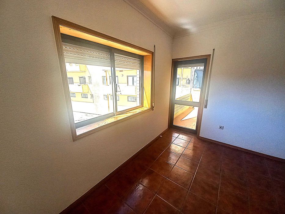 Apartamento T2 com Garagem