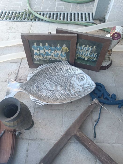 Lote de antiguidades fim de actividade