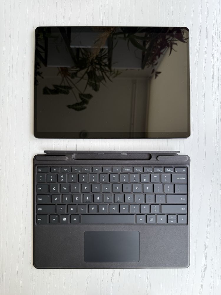 Планшет Microsoft Surface Pro 8 i7 16/256GB Graphite + клавіатура