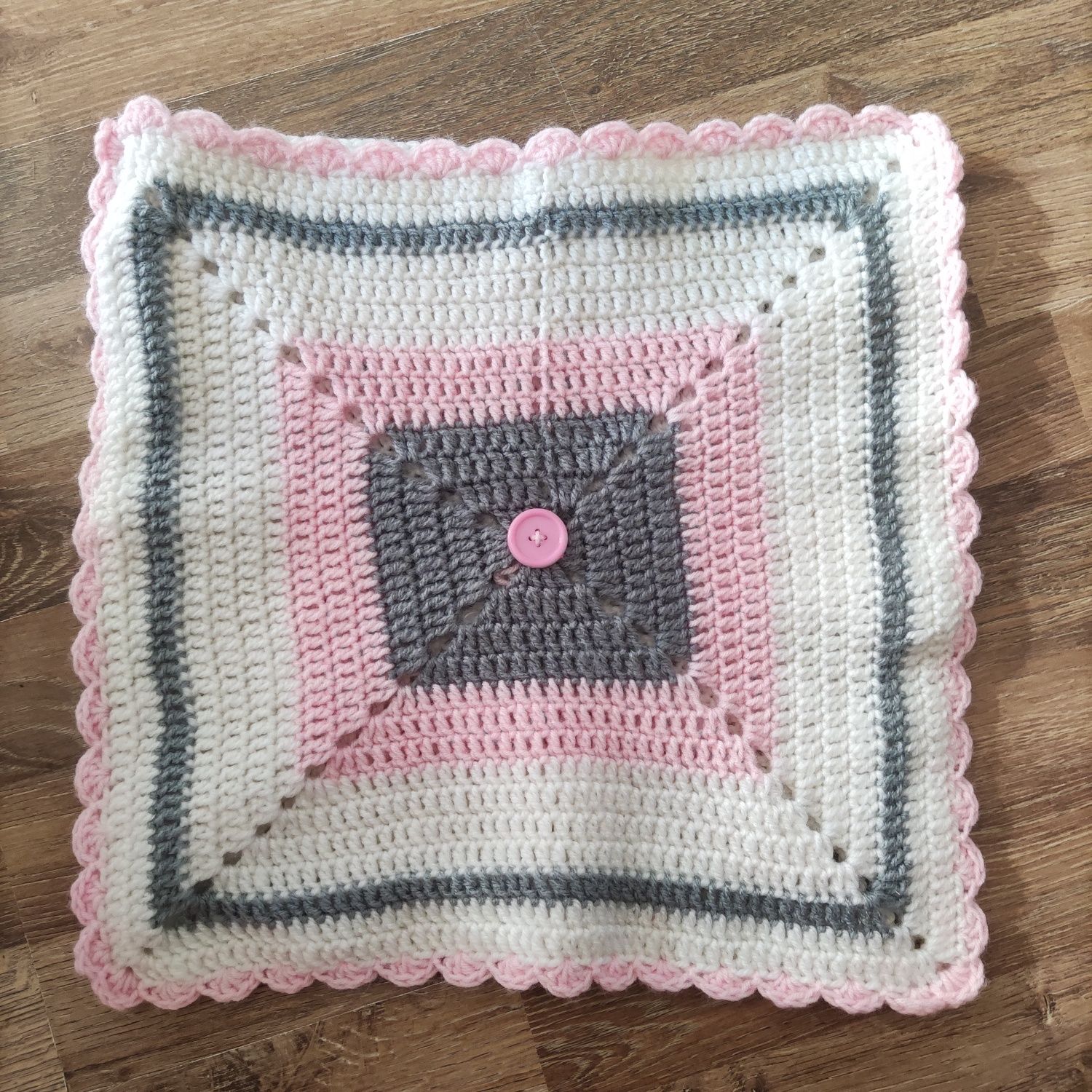Poszewka na poduszkę Handmade rękodzieło. Element wystroju.