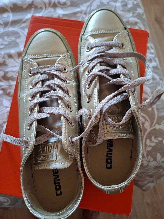 Vendo tenis All Star Converse originais douradas