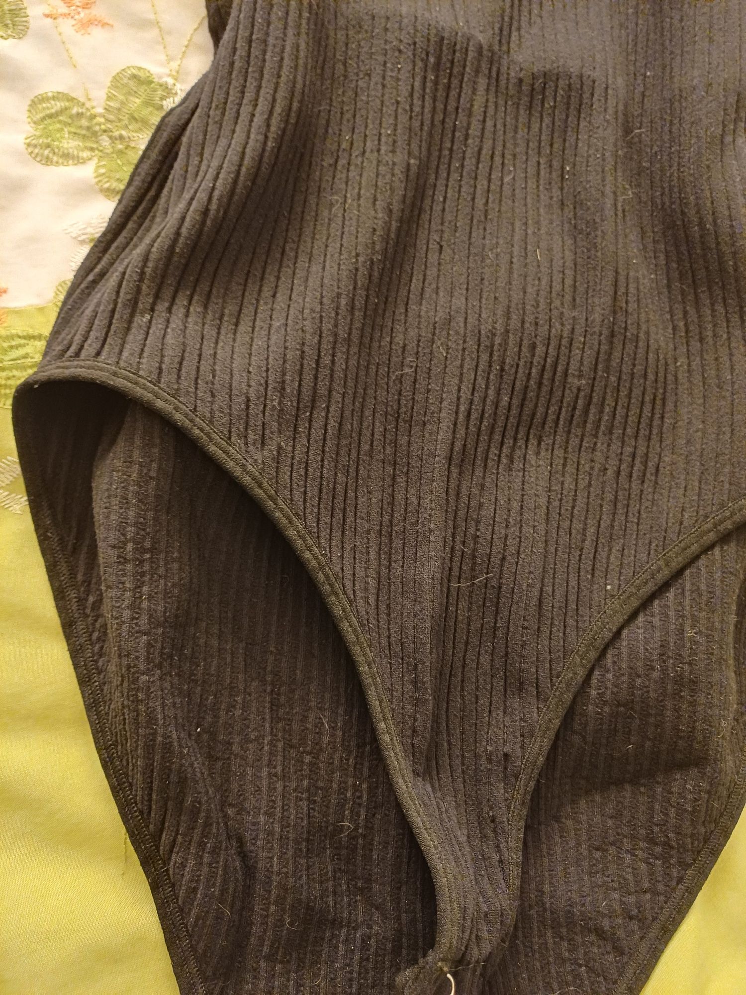 Czarne body prążkowane Stradivarius