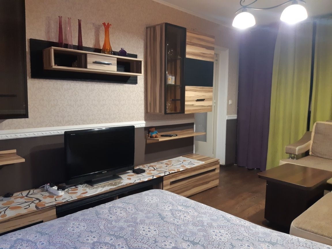 Титова, 16 больница, пр. Б. Хмельницкого, А. Поля, посуточно квартира
