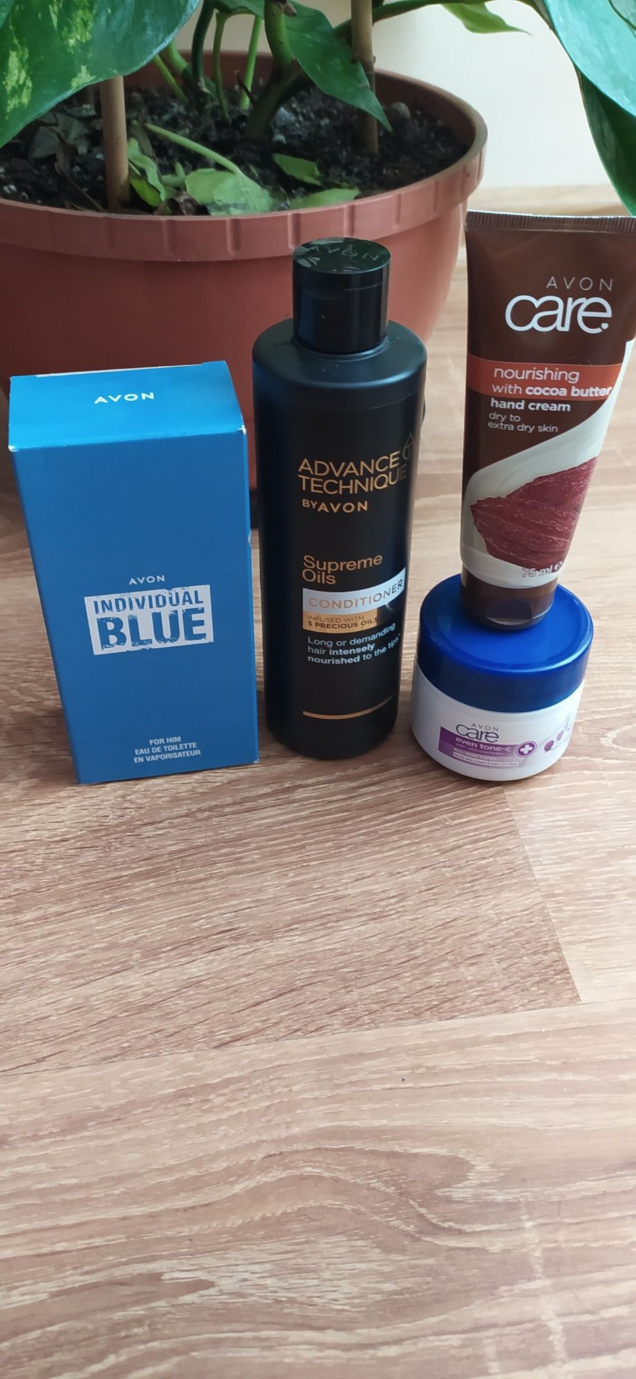 Avon zestaw individual blue odżywka do włosów 5 oils krem do rąk kakao