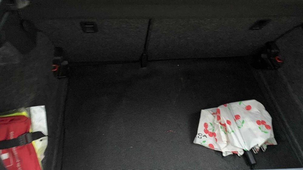 Carro pequeno bem estimado