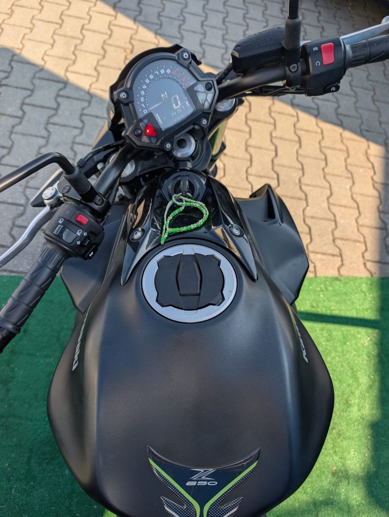 Kawasaki z650 como nova