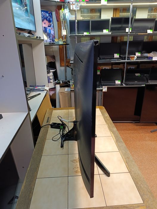 Телевізор Samsung 55 4K Smart TV/ Безрамковий / Ідеальний/ 55TU8502