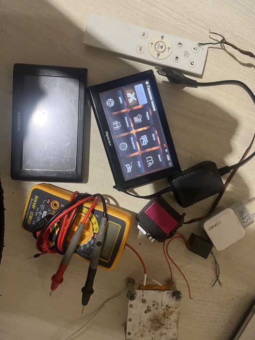 Лот з електронікою