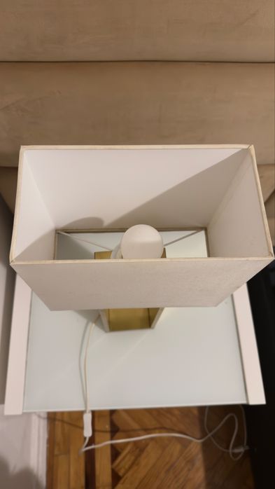 Vande - se cabeceira + 2 abajur e 2 mesas de cabeceira