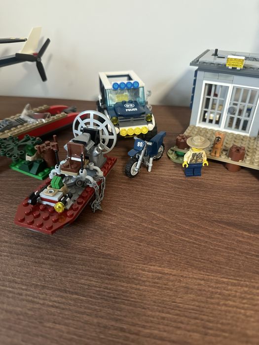 Набори Lego city 60067 та 60068, оригінал + подарунок