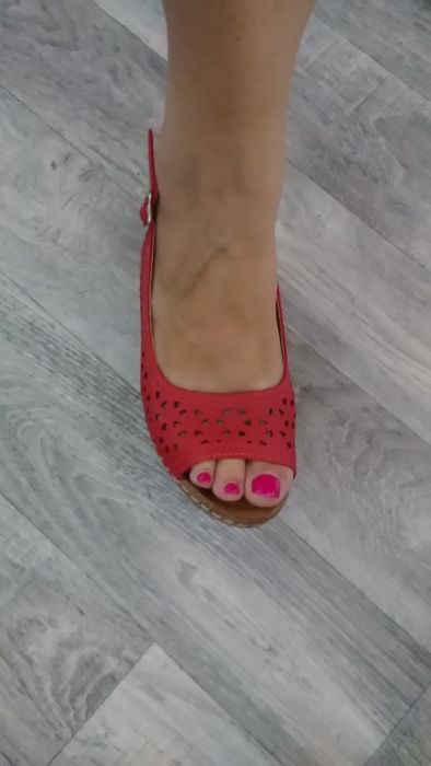 Czerwone sandałki, rozmiar 38. Jak nowe!