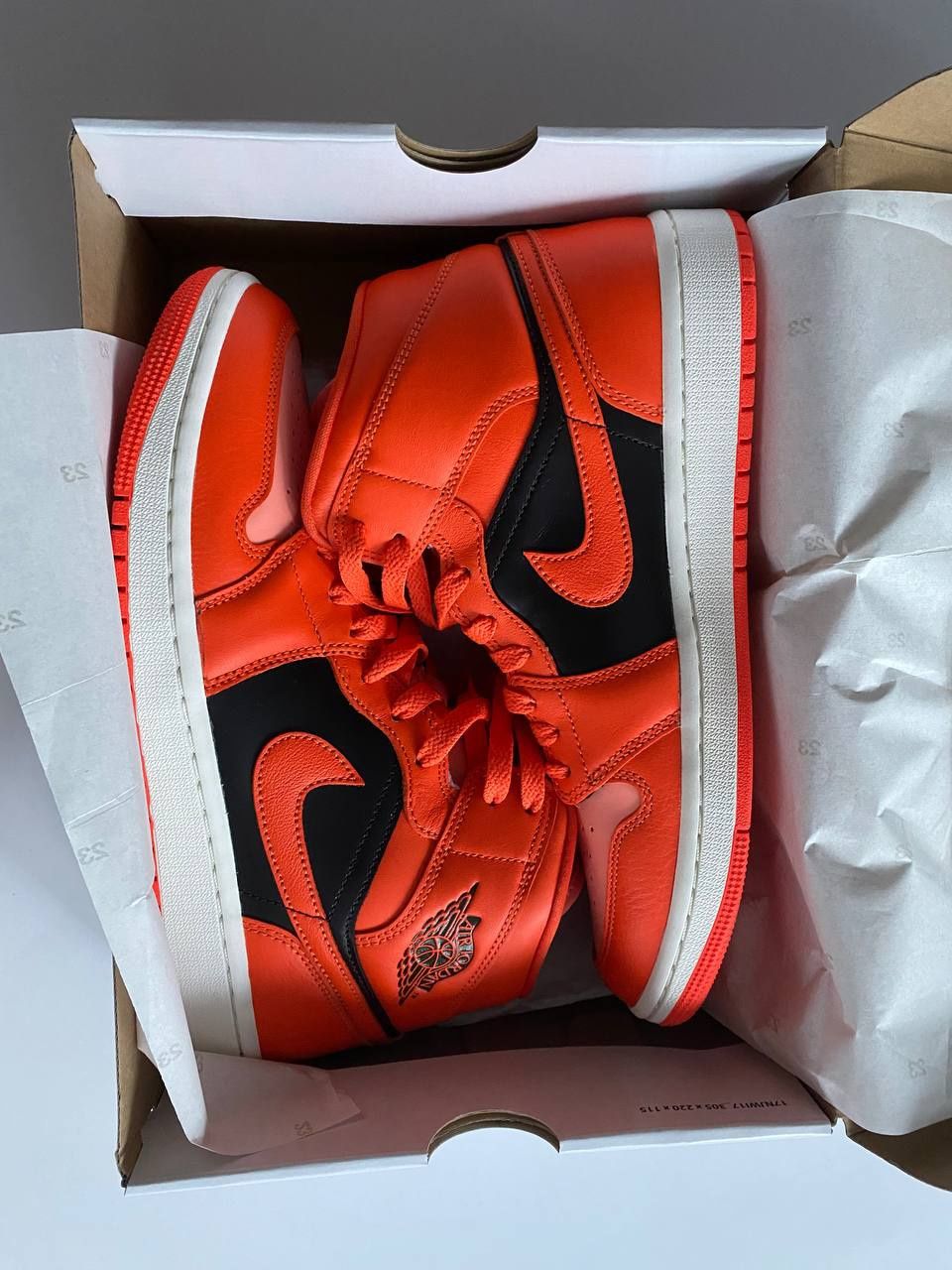 Sprzedam NOWE air jordan 1 MID se Orange/Black sneakers
