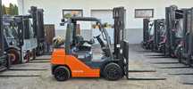 Toyota 8FGF25 - Rok 2015 - pozycjoner/przesuw - 4750 mth - Waga