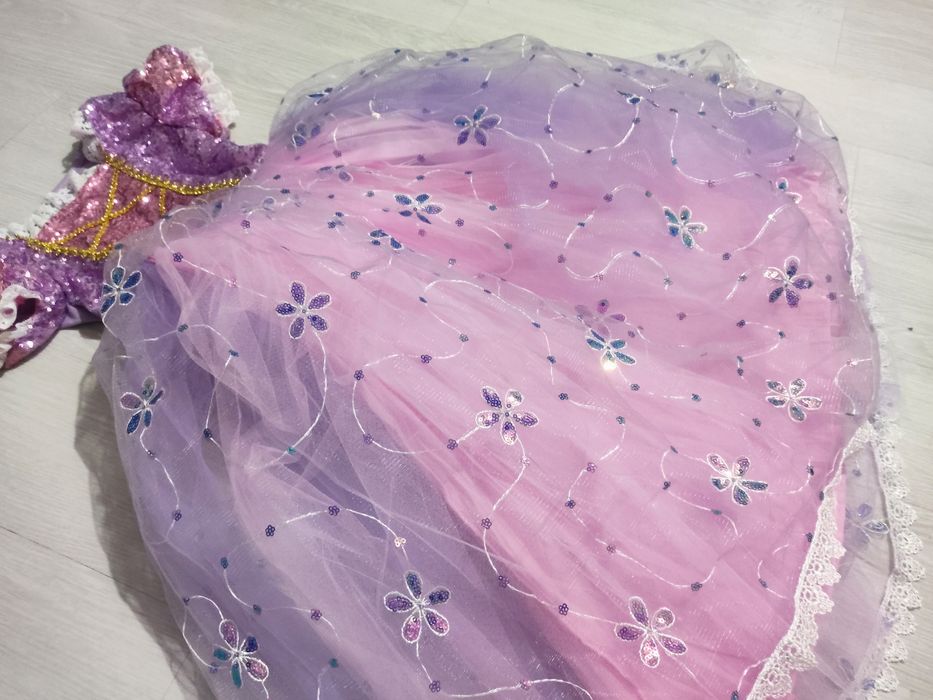 NOWY 104 110 Strój Księżniczka Roszpunka Kwiaty Akcesoria Sukienka Suk