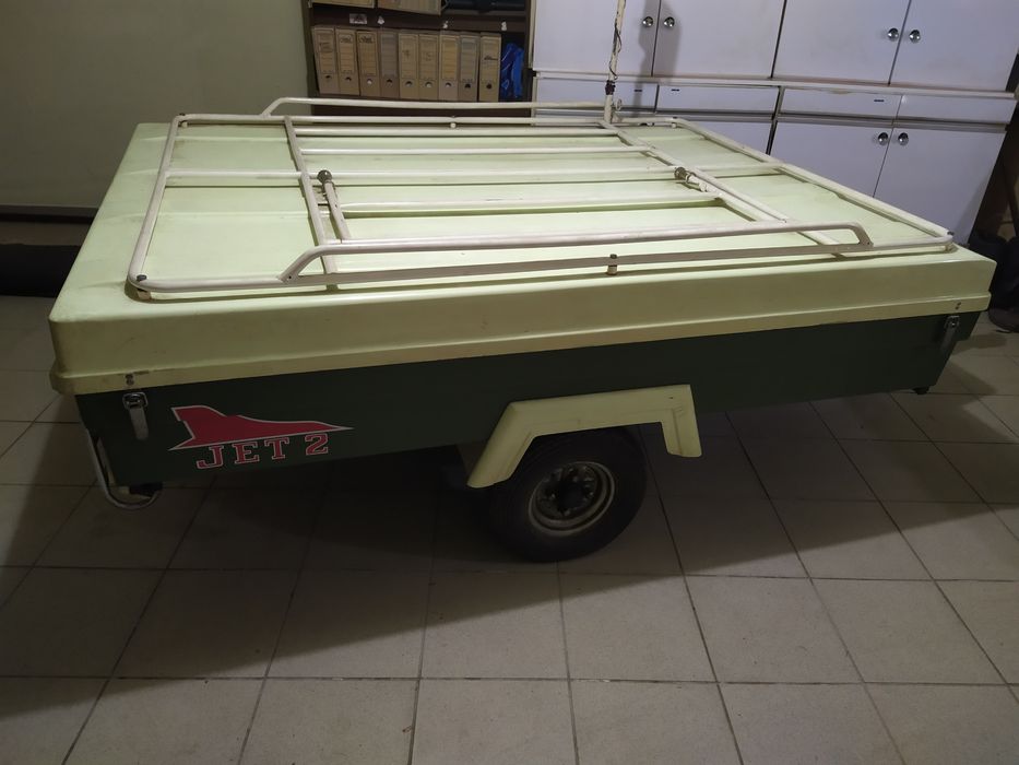 Atrelado tenda (Quarto + Sala) quase novo