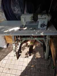 Оверлок и стачечно обметочная швейная машинка