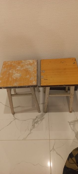 Стільці табуретки дерево