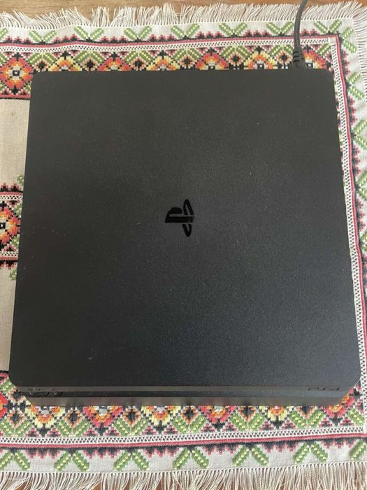 Plastation 4 slim