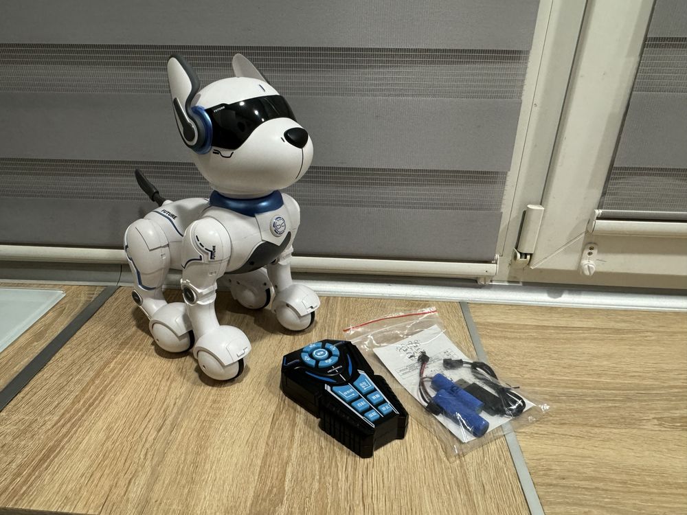 Інтерактивна робот-собака на радіоуправлінні