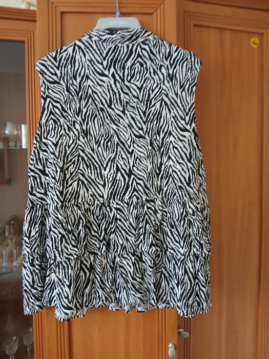 Bluzka bez rękawów,  biało-czarna