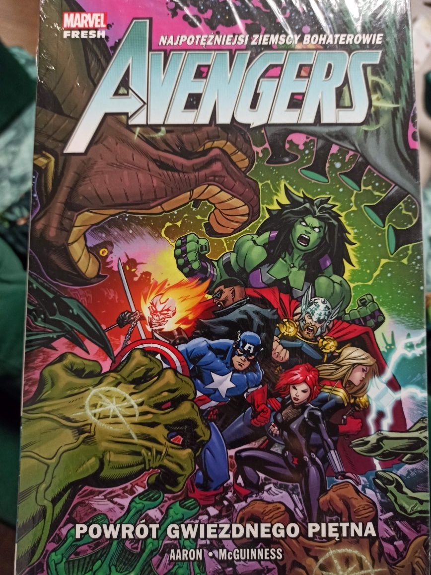 Komiks Avengers tom 6 Powrót Gwiezdnego Piętna Marvel fresh FOLIA