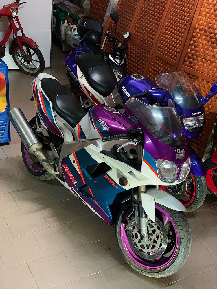 [LER DESCRIÇÂO] Vendo Coleção de motas (zzr 600/fzr 1000 exup/vfr 750)