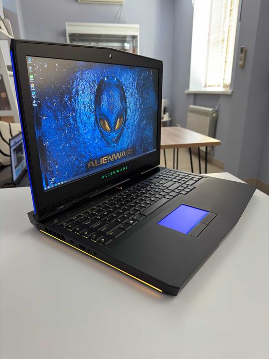 Dell Alienware 17 R4 17.3" 2K 120Hz GTX 1070 8Gb i7 32Gb 512Gb 1Tb