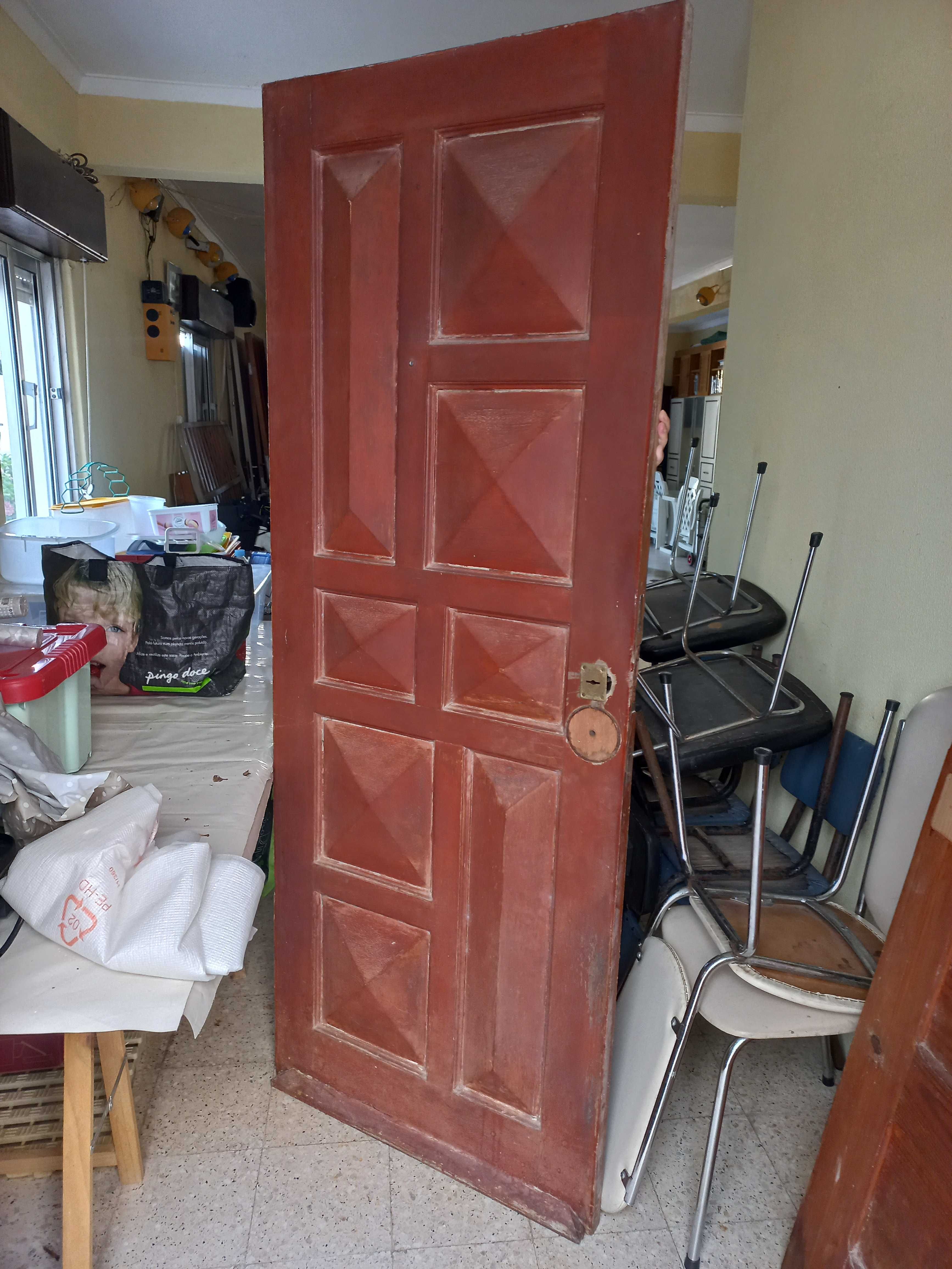 Porta de rua em madeira maciça para restaurar
