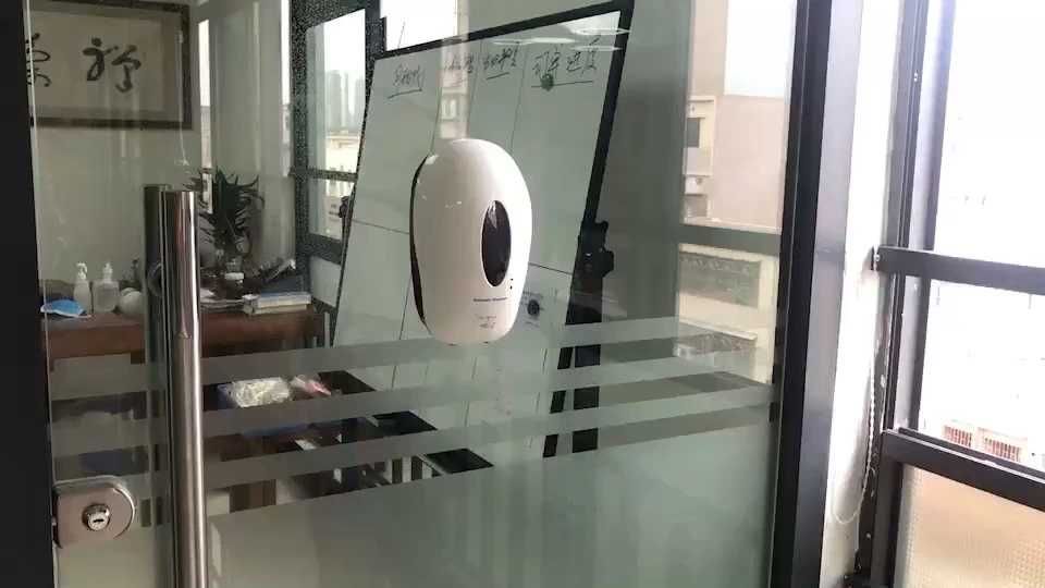 Bezdotykowy automatyczny dozownik