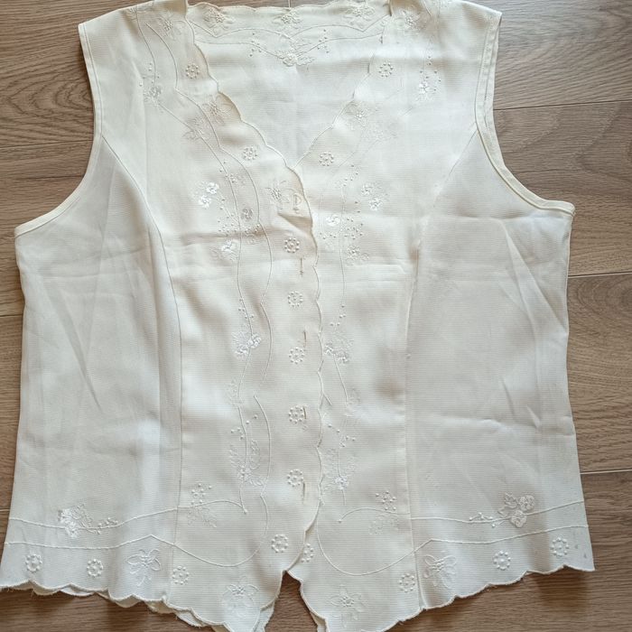 Bluzka z haftem rozpinana