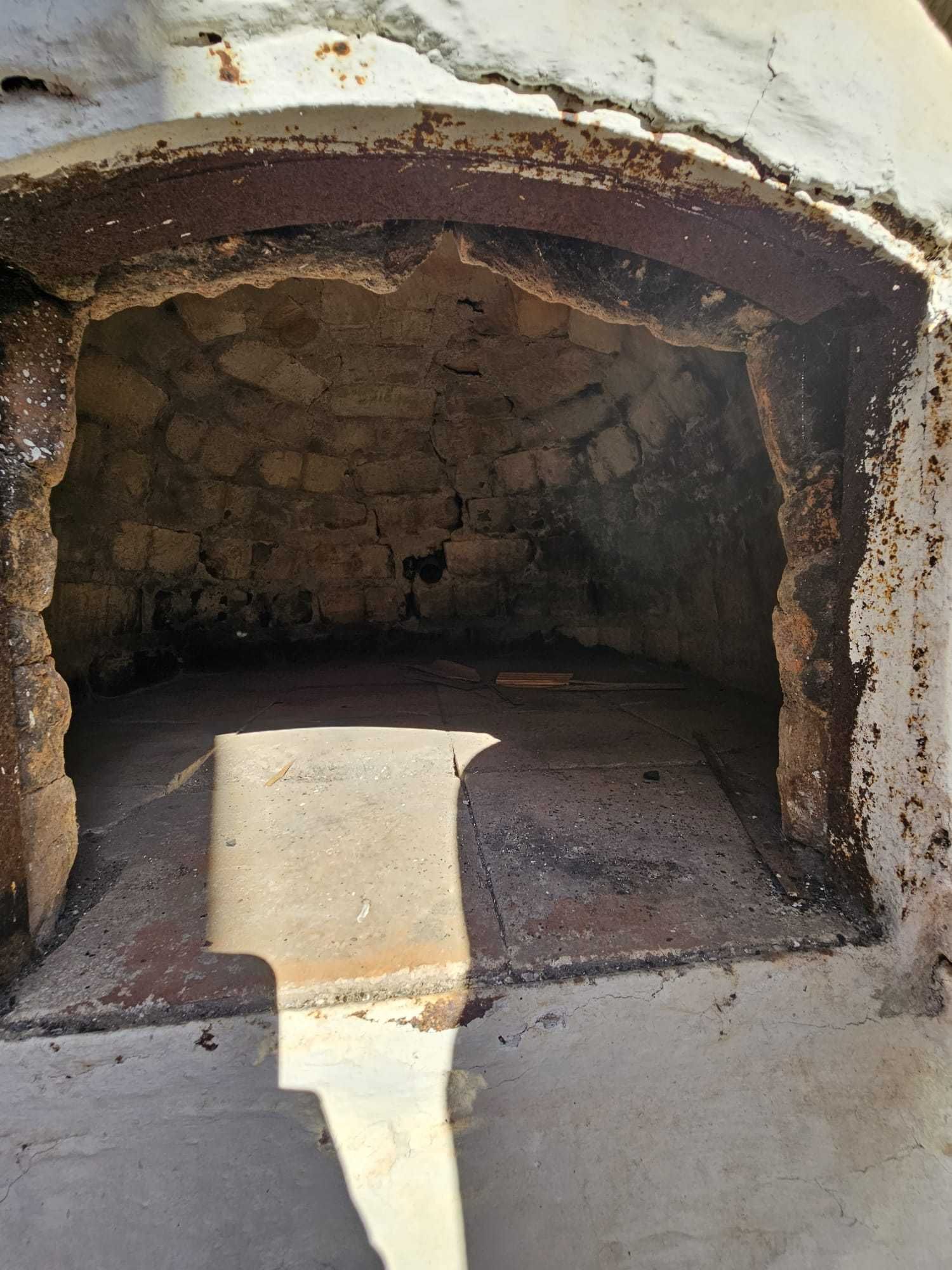 Brick oven for baking bread - Forno de pao
