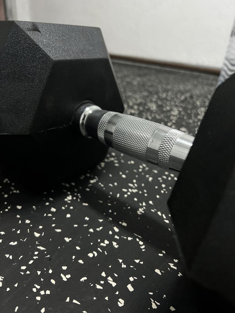 Dumbbell / Haltere 30kg. Apenas uma unidade, sem uso, marca Semperfit.