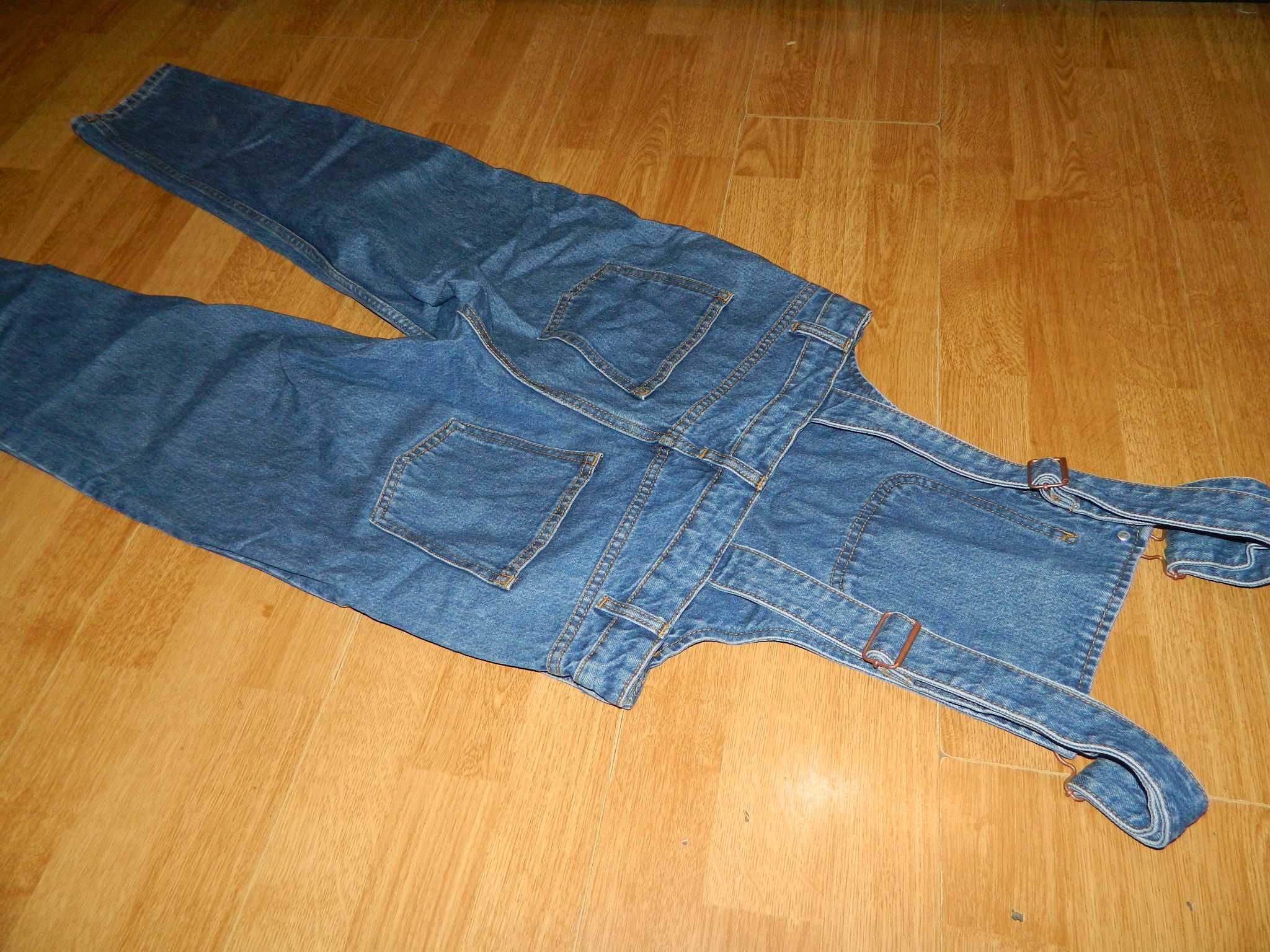 MONKI luźne jeansowe ogrodniczki roz XS