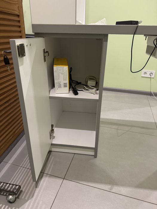 Стіл манікюрний з витяжкою для манікюра Teri turbo