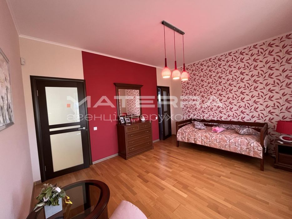 Продаж сучасного будинку в Забірʼє 1 лінія від лісу