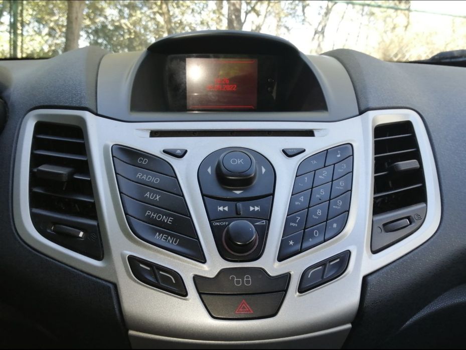 Vende-se FORD FIESTA 2012