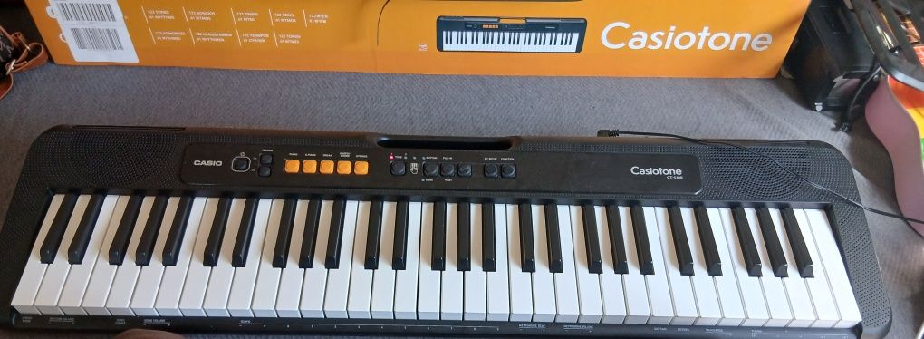 Piano casio semi novo