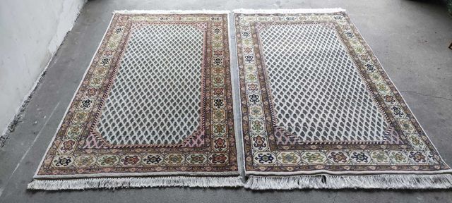 Zestaw dwóch indyjskich dywanów wełnianych