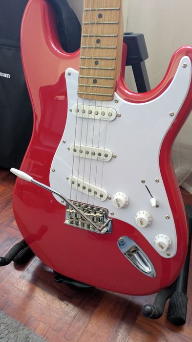 Guitarra Harley Benton ST-20 Red c/ oferta de Saco & Interface Audio
