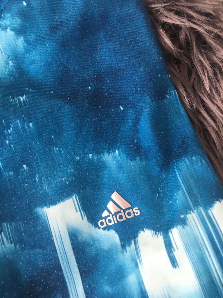 Adidas leginsy 164 niebieskie wzory kolorowe 13-14 lat