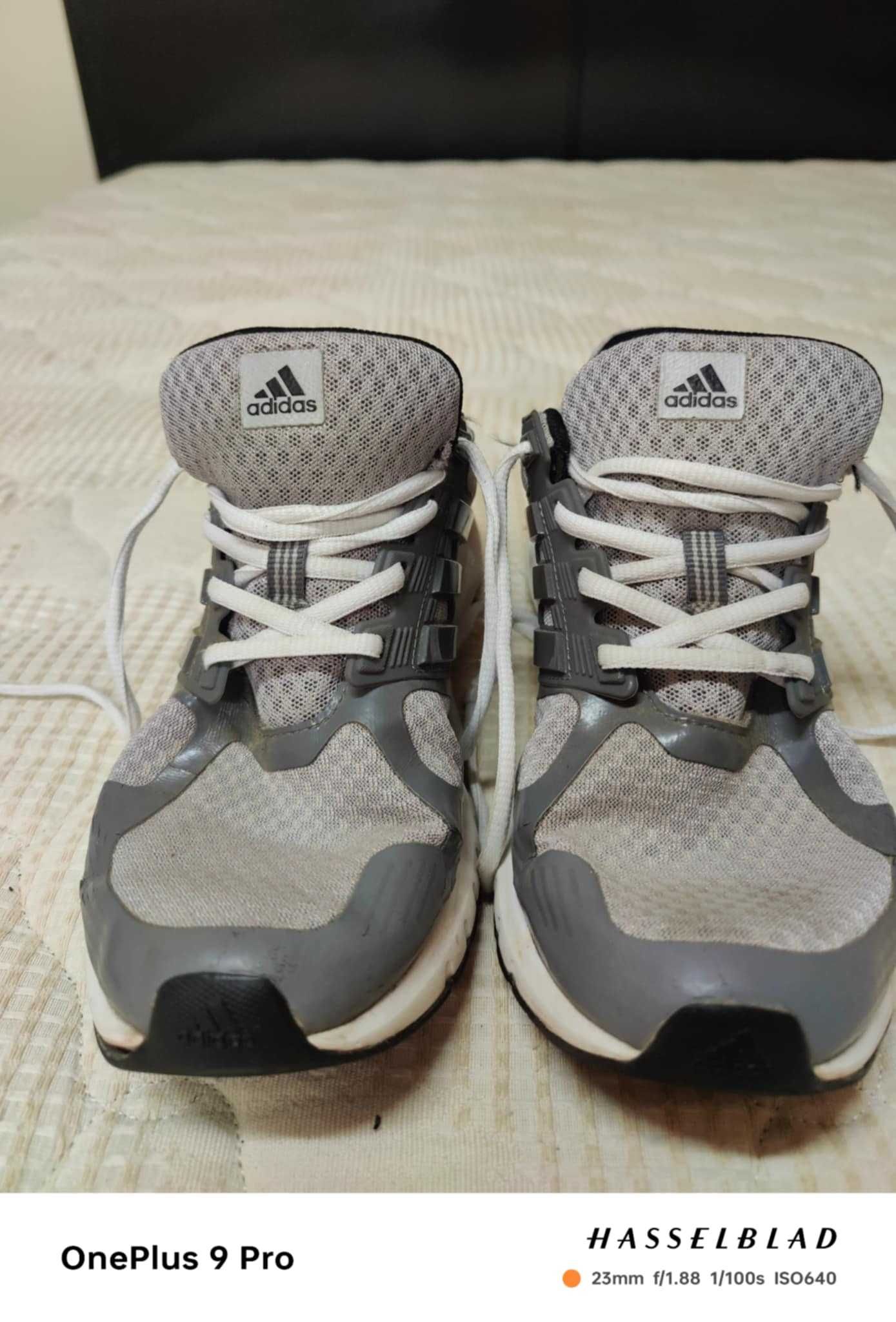 Sapatilhas Adidas tam. 40 em bom estado