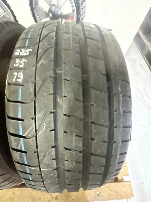 Pneus 225 / 35 /19