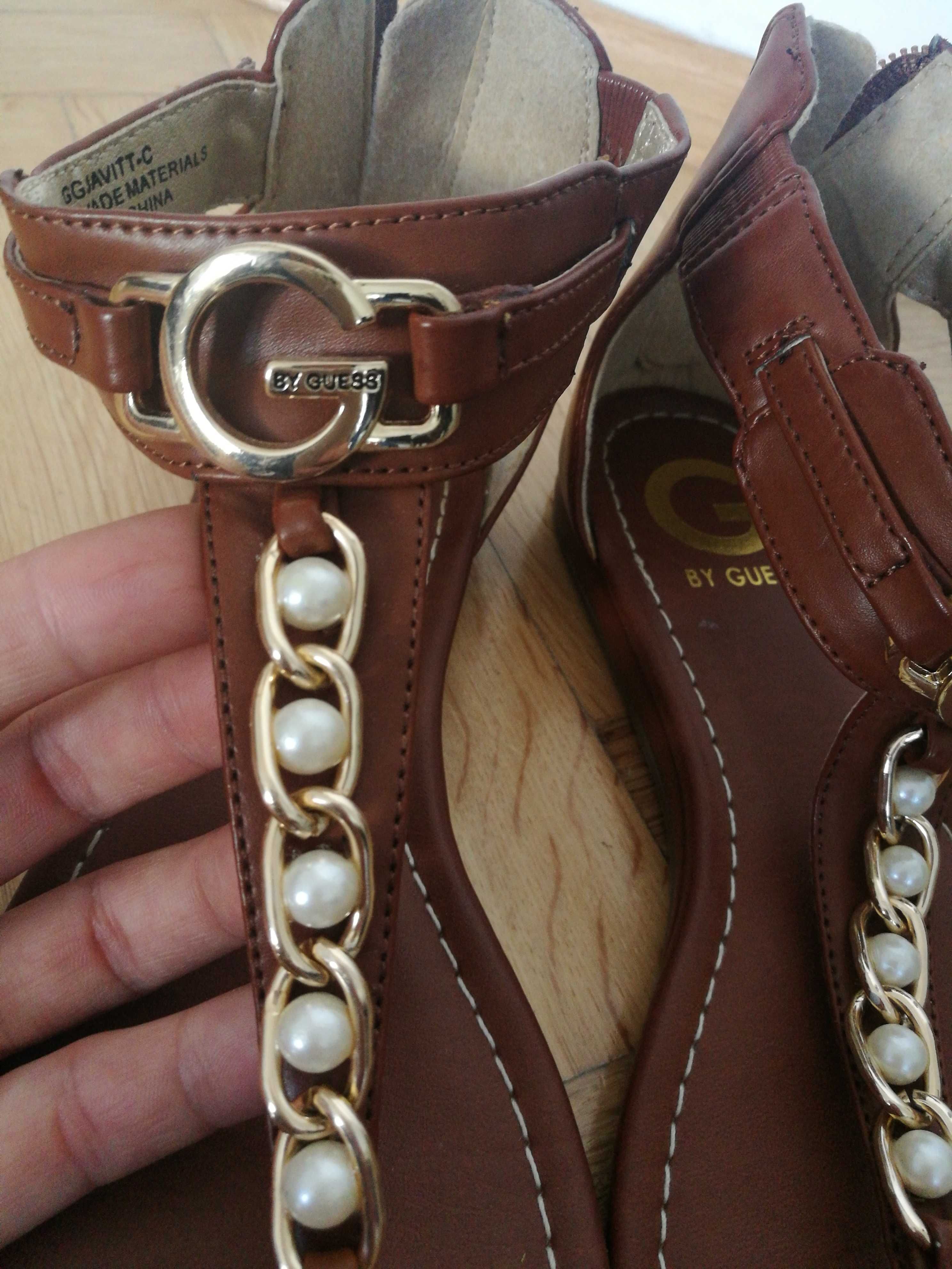 Sandały GUESS roz. 38