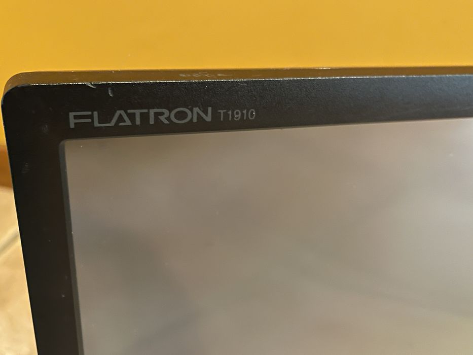 Vendo Monitor Tátil LG