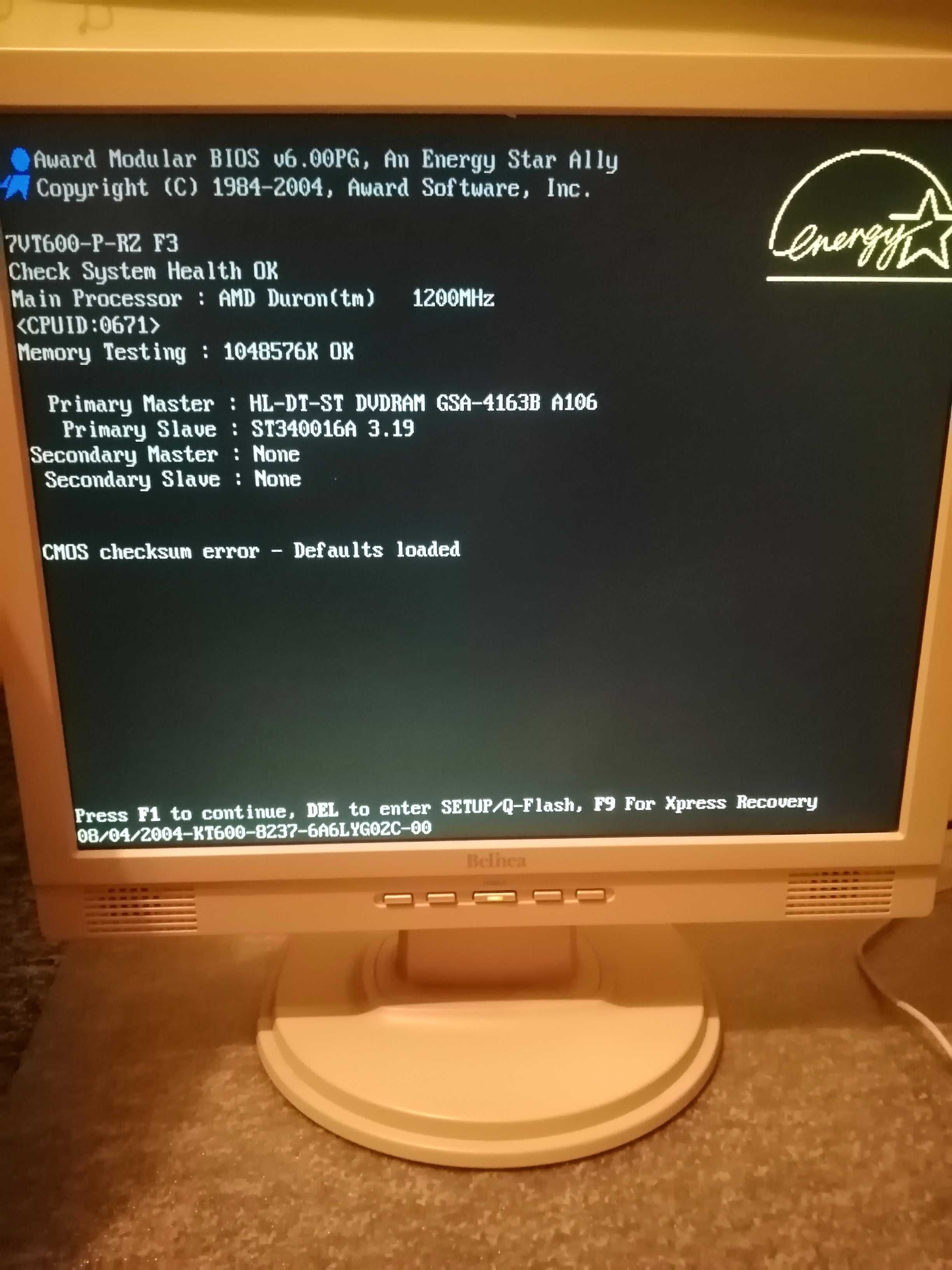 Komputer stacjonarny i monitor