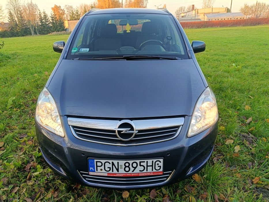 Opel Zafira B 1.8  140 KM benzyna, lpg,hak ,climatronik sprawny .