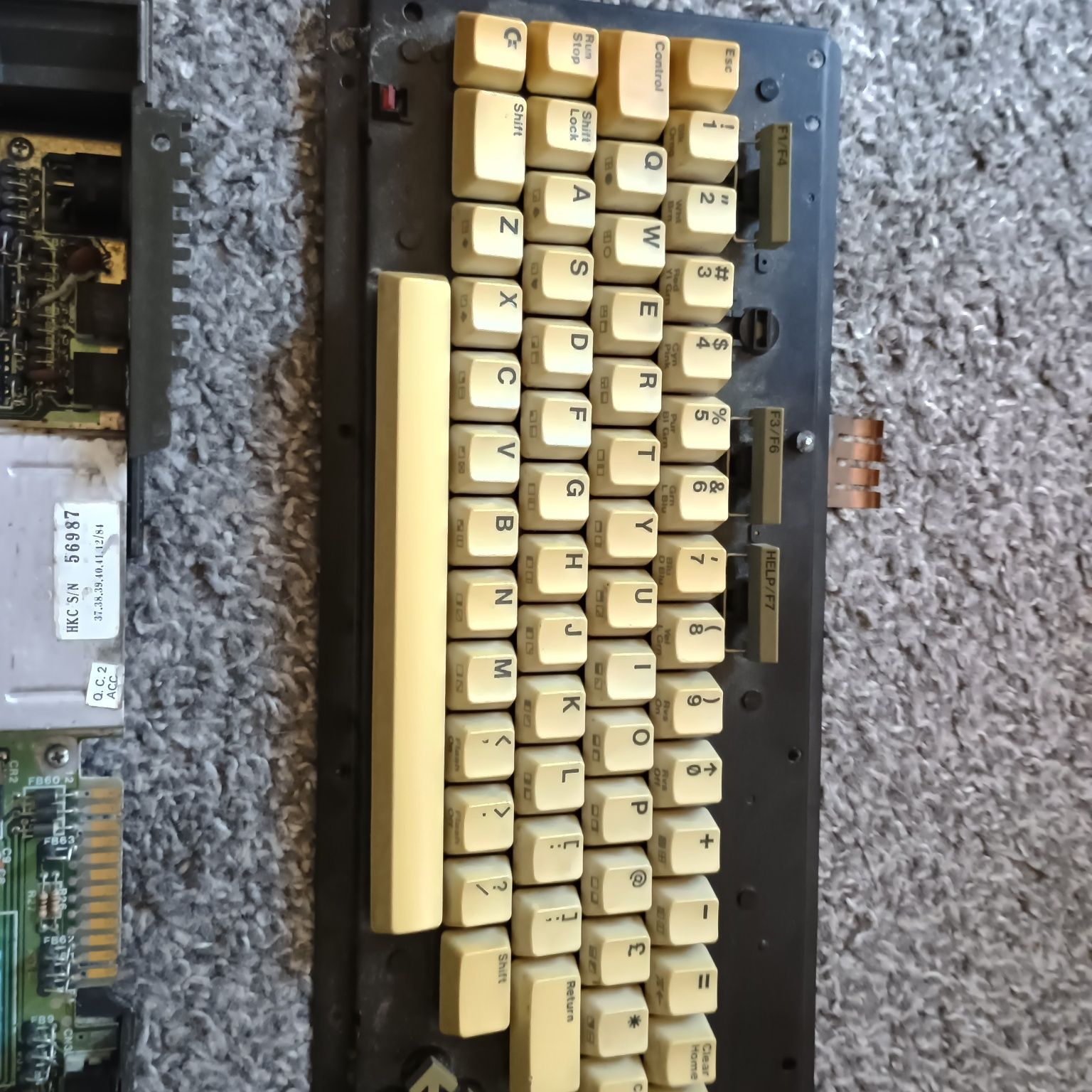 Commodore 64+ magnetofon+ stacja Atari 1050 + commodore plus4