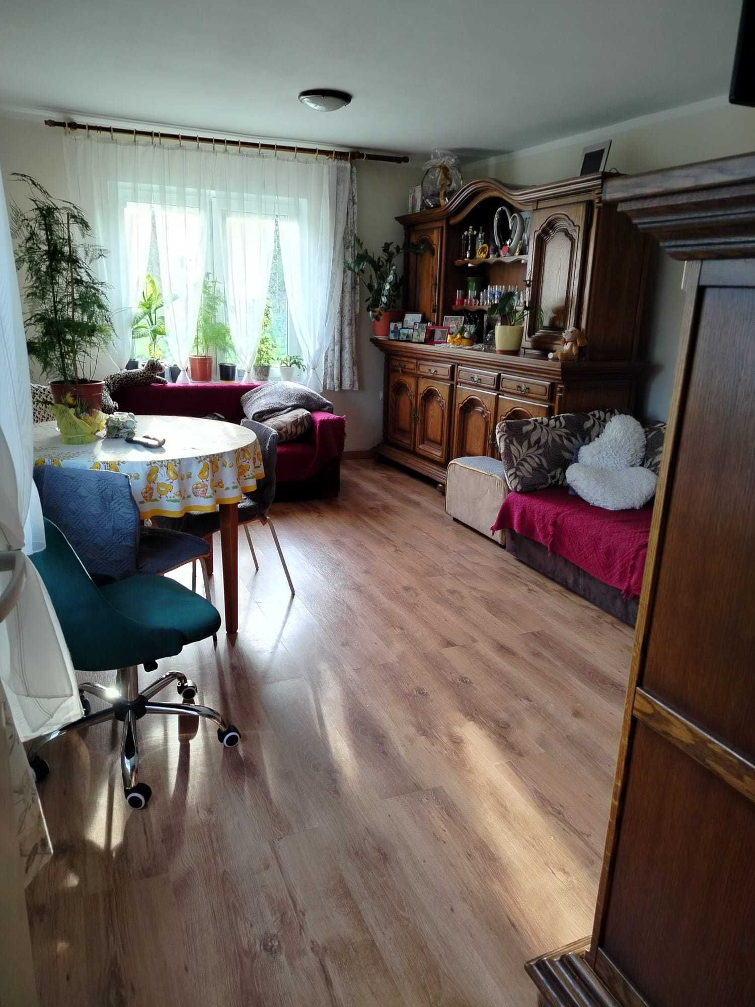Sprzedam dom piętrowy wolnostojący