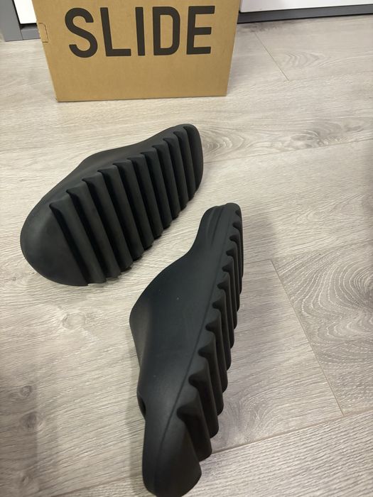 Adidas Yeezy Slide Dark Onyx